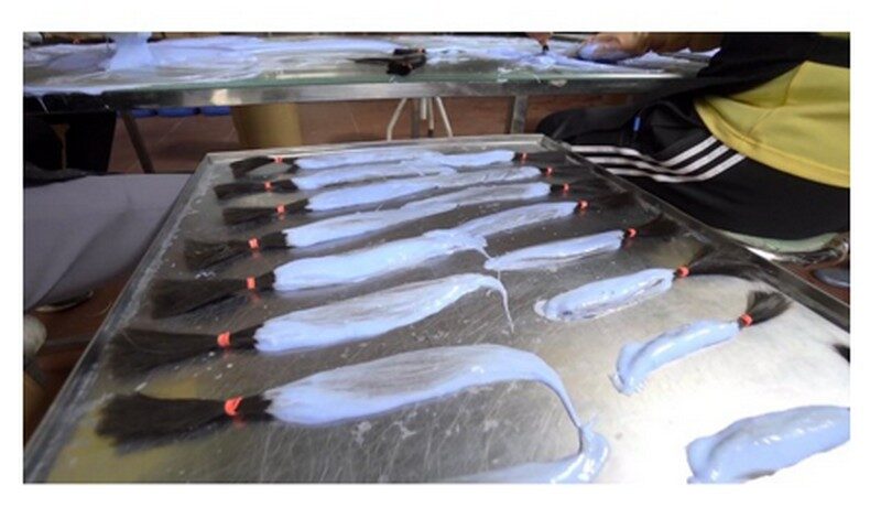 virgin-blond-clip-in-hair-extensions-14