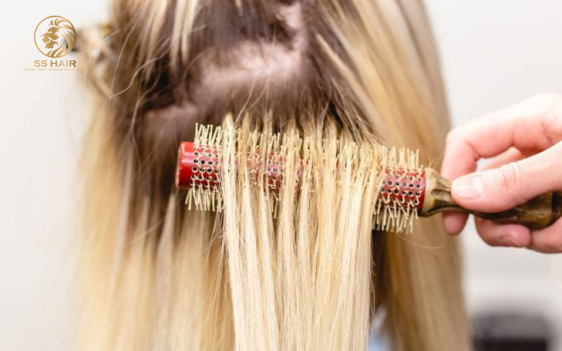 how-do-you-brush-your-hair-with-extensions