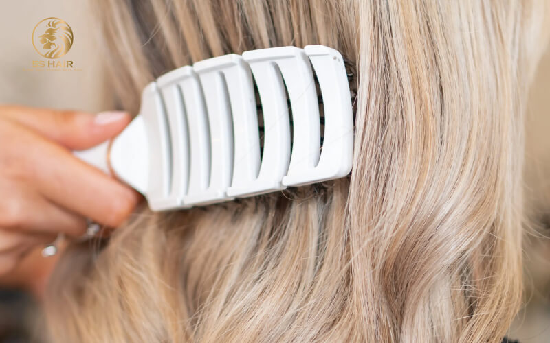 how-to-brush-hair-extensions